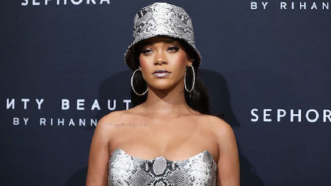 Rihanna to Perform in Super Bowl Halftime Show