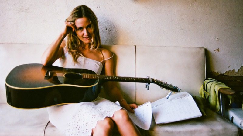 Rave on, Esther Rose